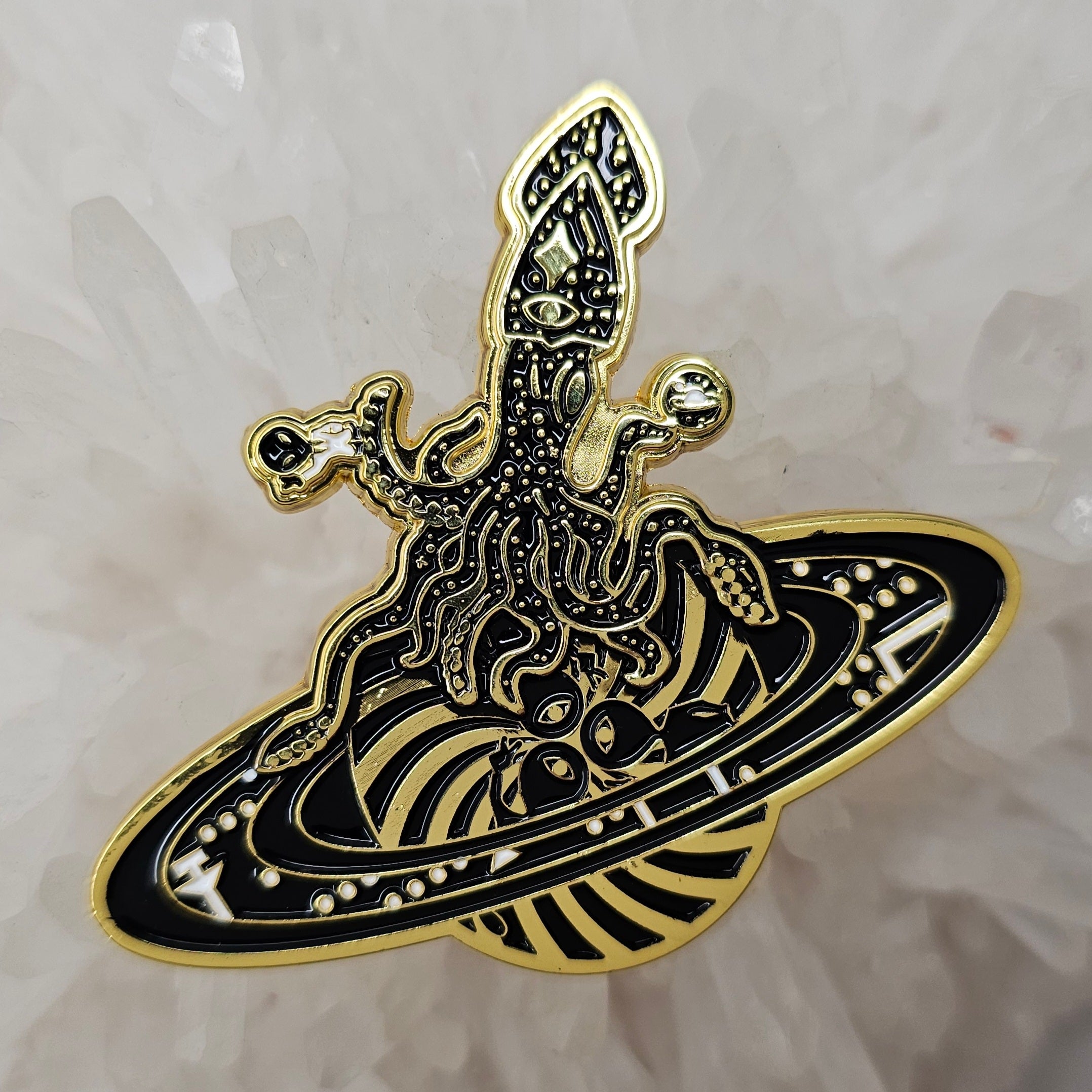 Saturn Squid Planet Martian Psychedelic Space Art Gold Metal Enamel Pins Hat Pins Lapel Pin Brooch Badge Festival Pin