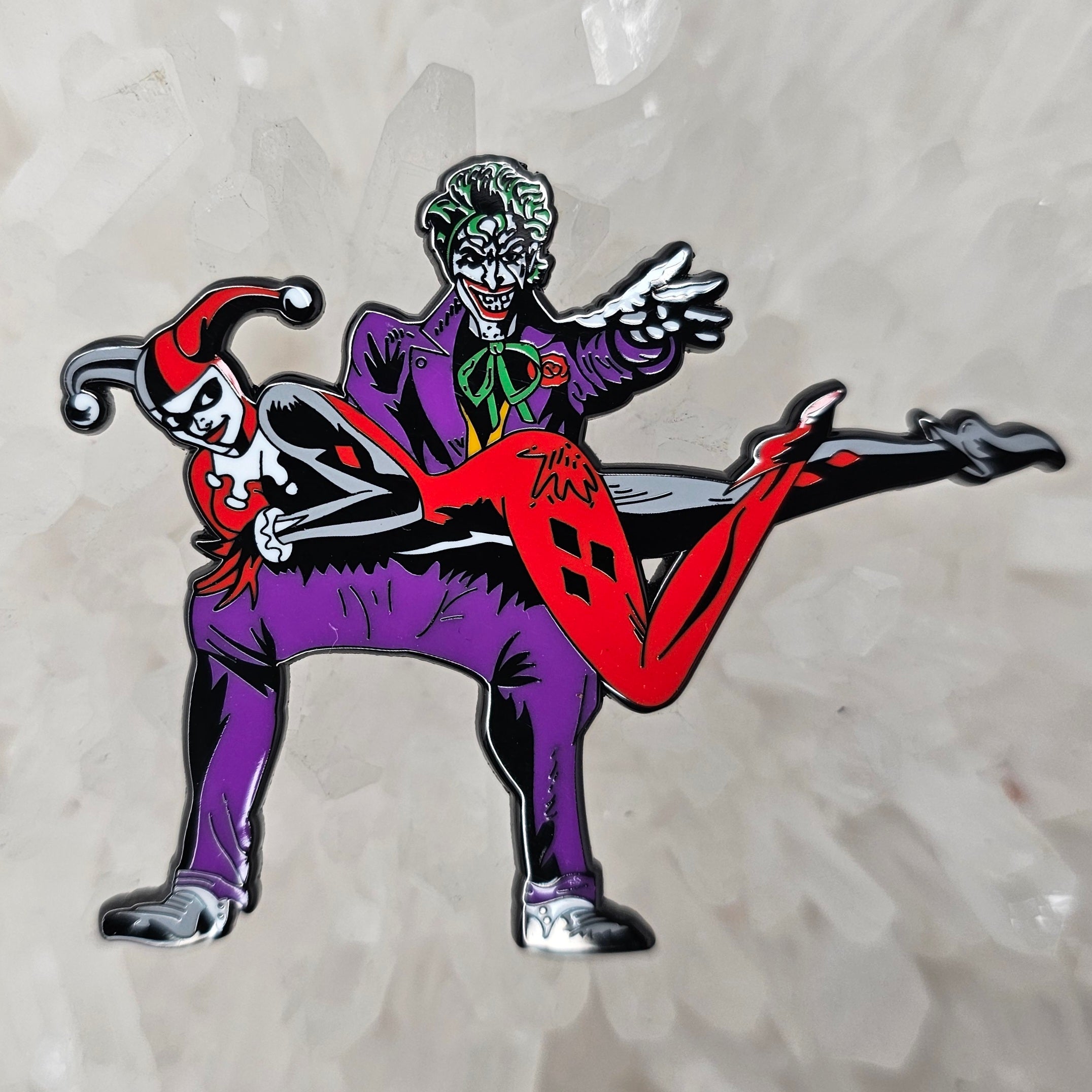 Kinked Joker &amp; Harley Quinn Erotic Bat Comic Book Man Cartoon Enamel Pins Hat Pins Lapel Pin Brooch Badge Festival Pin