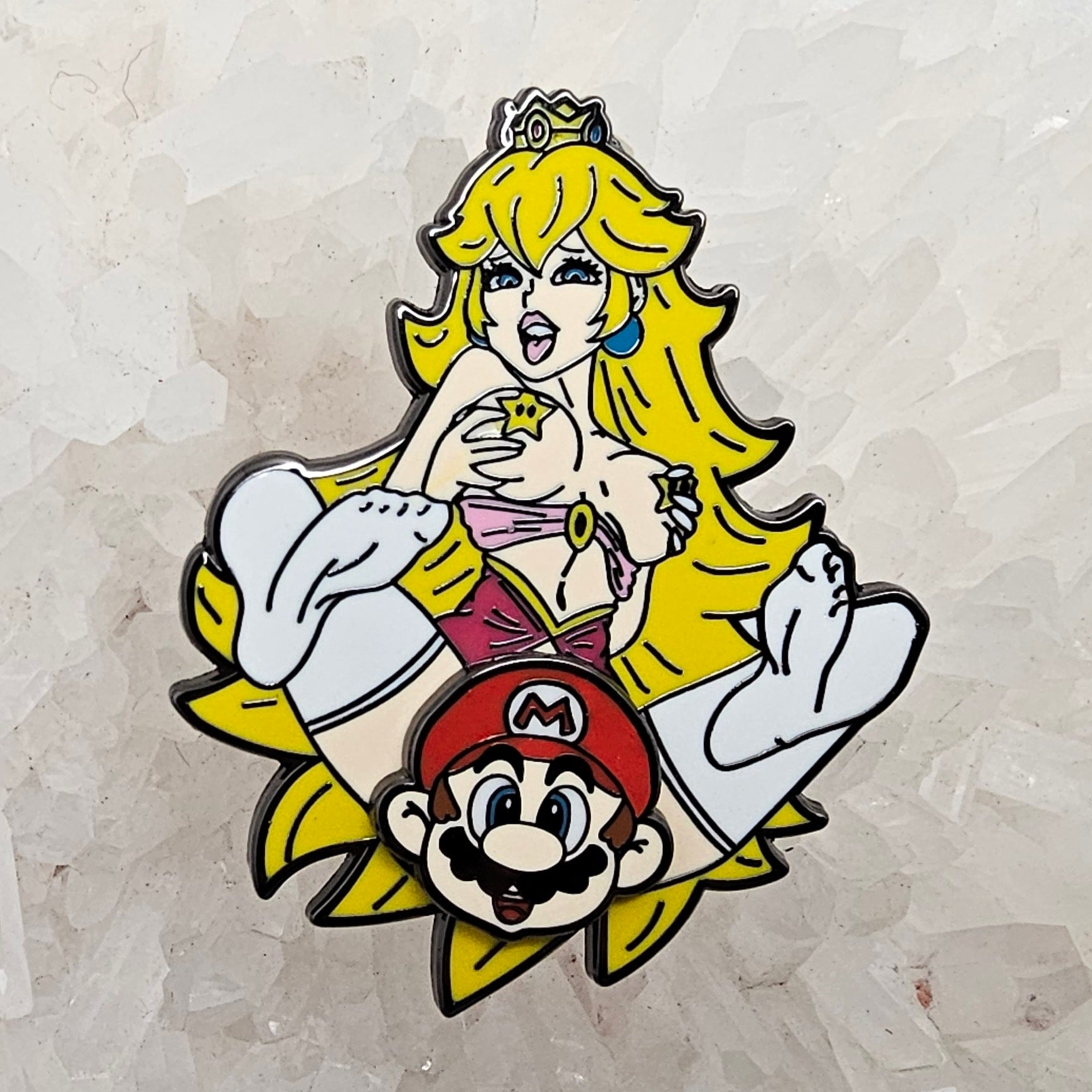 Peaches &amp; Cream Mario Video Game Kinked Sexy Spinner Enamel Pins Hat Pins Lapel Pin Brooch Badge Festival Pin