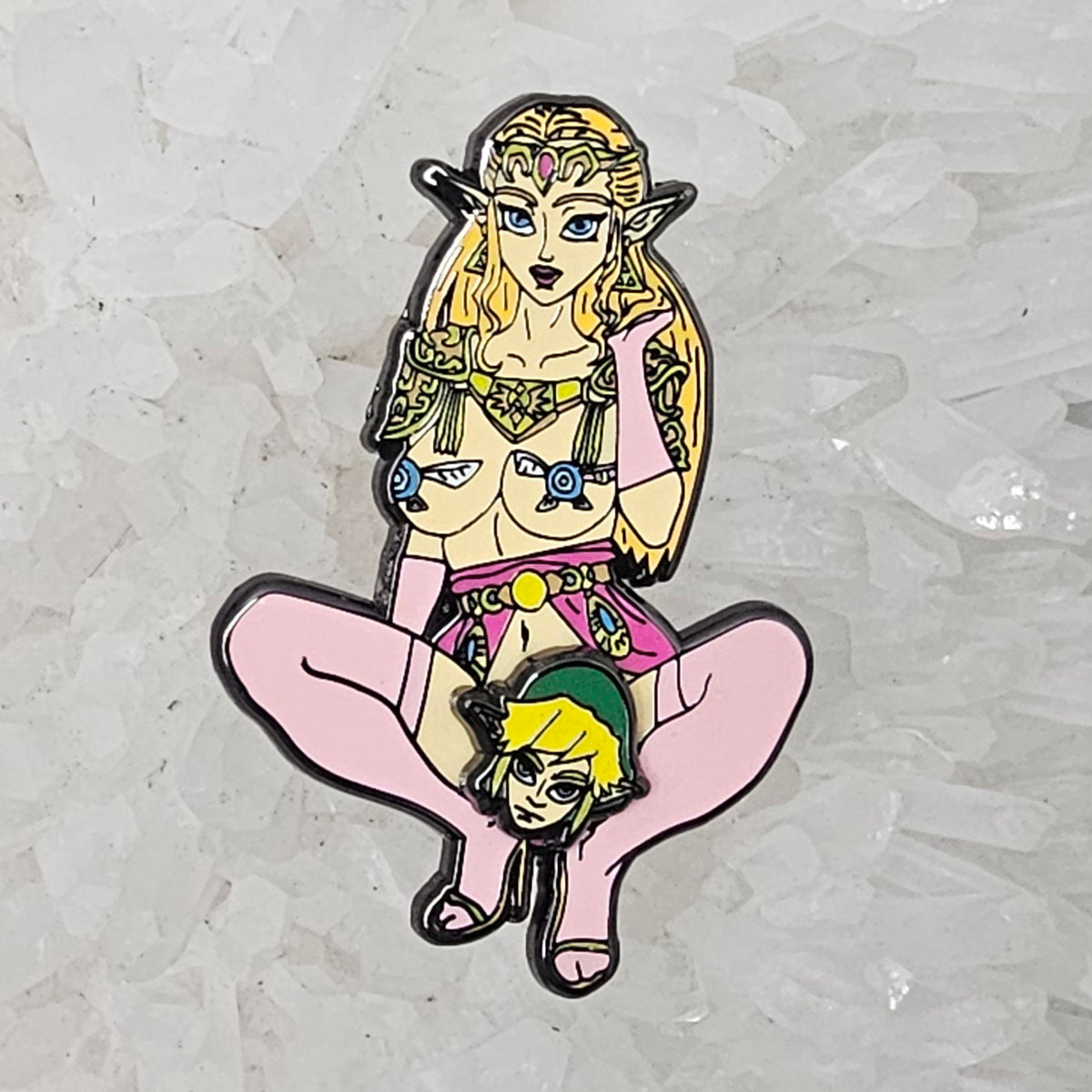 Kinky Zelda &amp; Link Legend Of Video Game Spinner Glow Enamel Pins Limited Edition Hat Pins Lapel Pin Brooch Badge Festival Pin