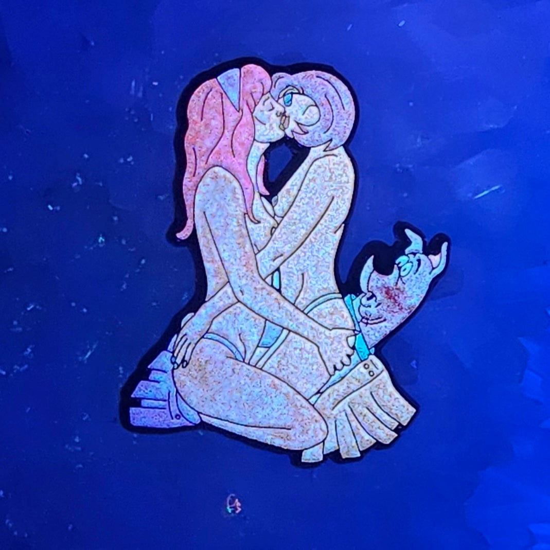 Scooby Boobie Doo Kinked Velma &amp; Daphne 90s Cartoon Glow Enamel Pin Limited Edition Hat Pin Lapel Pin Brooch Badge Festival Pin