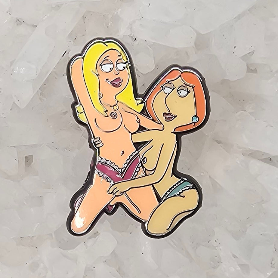 Kinked Francine &amp; Lois American Family Dad Guy Sexy Cartoon Pin Up Green Glow Enamel Pin Hat Pin Lapel Pin Brooch Badge Festival Pin
