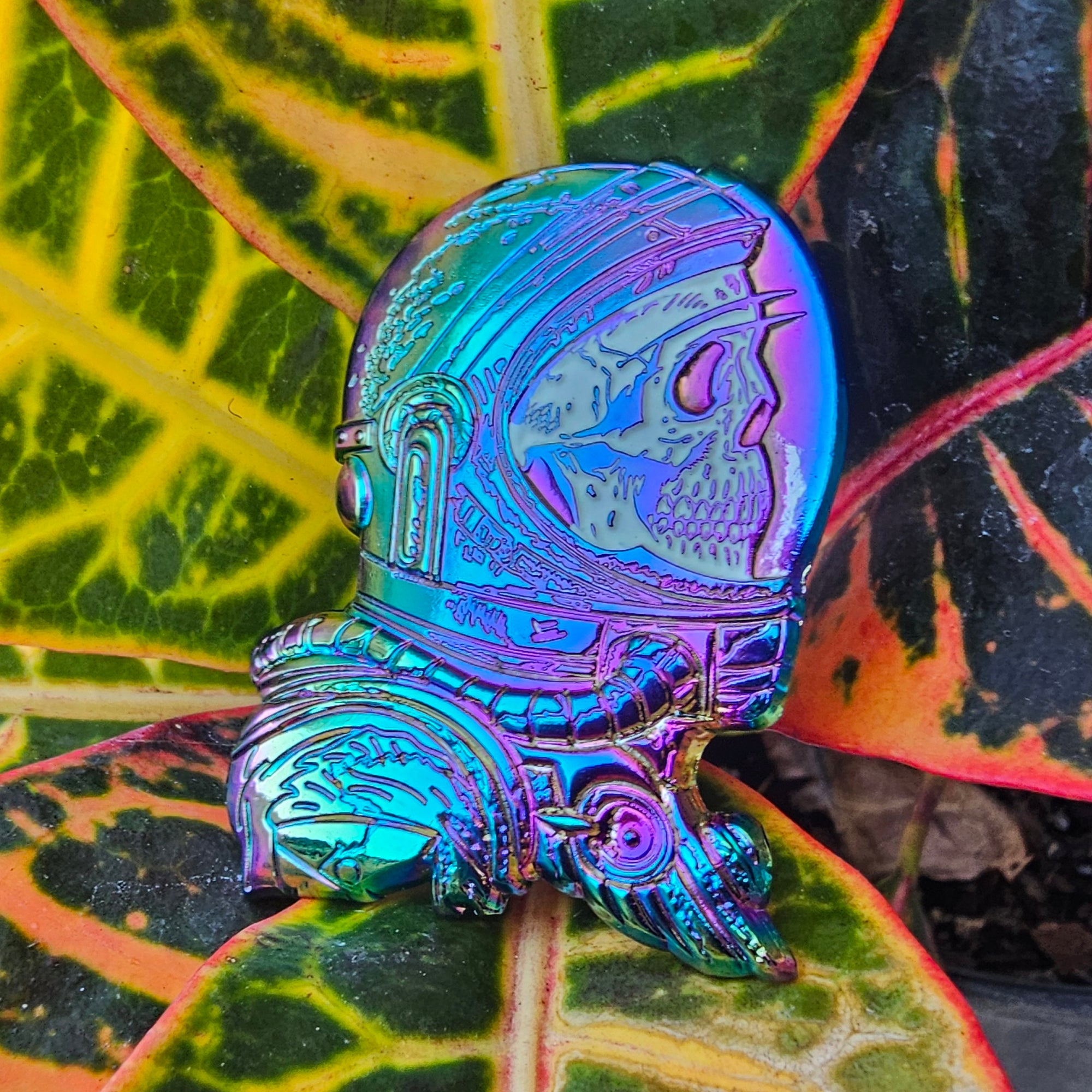 Undead Astronaut Space Skeleton Cosmonaut Universe White Glow Skull Enamel Pins Hat Pins Lapel Pin Brooch Badge Festival Pin